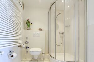 Haus Metropol, App. 329, 1. Badezimmer